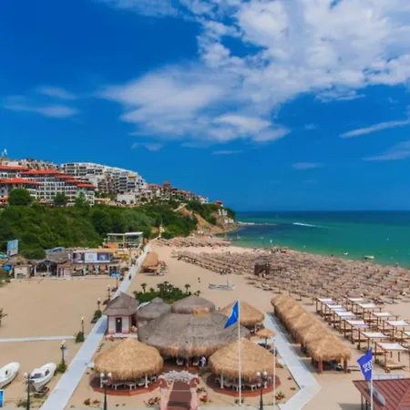 Апартамент Royal Palm 173 One Bedroom Свети Влас