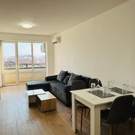 Royal Palm 173 One Bedroom Апартаменты Свети-Влас